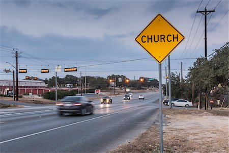 précaution - Sign by the side of the highway saying "Church", Austin, Texas, USA Photographie de stock - Rights-Managed, Code: 700-06892646