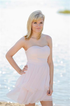 femme uniquement - Portrait of Young Woman at Lake in Summer, Bavaria, Germany Photographie de stock - Rights-Managed, Code: 700-06936079