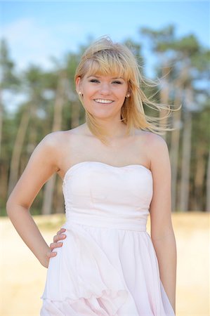 Portrait of Young Woman at Beach in Summer, Bavaria, Germany Photographie de stock - Rights-Managed, Code: 700-06936080