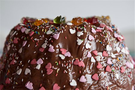 Close-up of Decorated Birthday Cake, Studio Shot Fotografie stock - Rights-Managed, Codice: 700-06967724