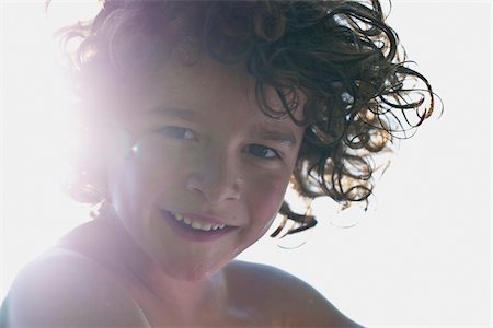 rizado - Close-up of Boy Outdoors in Summer, Mulheim, North Rhine-Westphalia, Germany Foto de stock - Con derechos protegidos, Código: 700-07066884