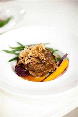 simsearch:600-08002541,k - Close-up of beef entree, elegant dinner at wedding reception, Ontario, Canada Photographie de stock - Rights-Managed, Code: 700-07199839