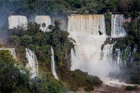 simsearch:700-06059818,k - Scenic view of Iguacu Falls, Iguacu National Park, Parana, Brazil Photographie de stock - Rights-Managed, Code: 700-07204188