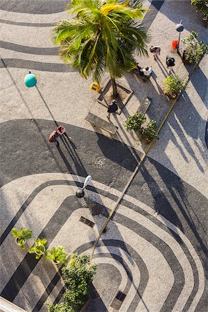 simsearch:700-00082152,k - Close-up, overhead view of Copacabana Promenade and Copacabana Beach, Rio de Janeiro, Brazil Stockbilder - Lizenzpflichtiges, Bildnummer: 700-07204226