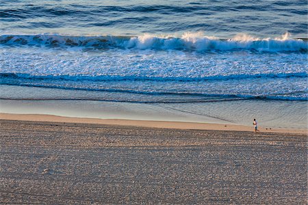 Copacabana Beach and ocean surf, Rio de Janeiro, Brazil Foto de stock - Con derechos protegidos, Código: 700-07204228