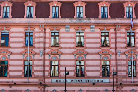 simsearch:700-07206691,k - Front of Hotel, Valparaiso, Chile Photographie de stock - Rights-Managed, Code: 700-07206680