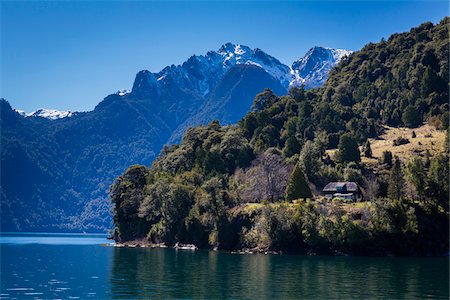 simsearch:700-07202732,k - Scenic view, Lake Todos los Santos, Parque Nacional Vicente Perez Rosales, Patagonia, Chile Foto de stock - Con derechos protegidos, Código: 700-07202716