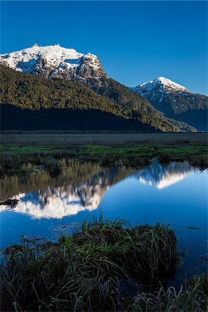 Scenic view of mountains and lake at Peulla, Parque Nacional Vicente Perez Rosales, Patagonia, Chile Foto de stock - Con derechos protegidos, Código: 700-07202725