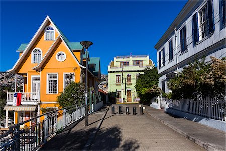 street color buildings - View of city street, Valparaiso, Provincia de Valparaiso, Chile Photographie de stock - Rights-Managed, Code: 700-07203972