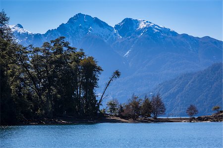 simsearch:700-07202732,k - Scenic view of Lake Todos los Santos, Parque Nacional Vicente Perez Rosales, Patagonia, Chile Foto de stock - Con derechos protegidos, Código: 700-07203990