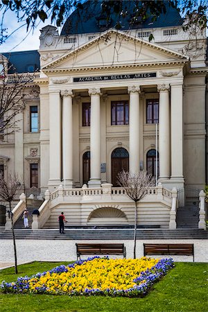 simsearch:6119-08268314,k - Museo de Arte Contemporaneo on Ismael Valdes Vergara, Santiago, Chile Photographie de stock - Rights-Managed, Code: 700-07237705