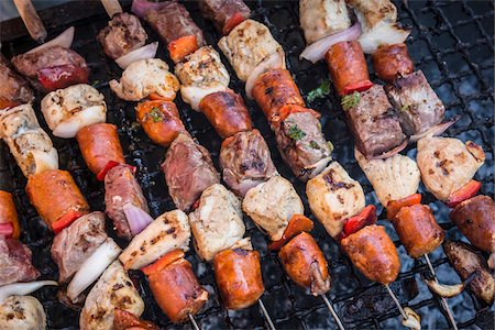 santiago metropolitan region - Kebabs for Chilean Independence Day, Parque Ines de Suarez, Santiago, Chile Foto de stock - Con derechos protegidos, Código: 700-07237740