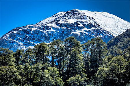 simsearch:700-07202731,k - View of mountain top, The Andes Mountains at Nahuel Huapi National Park (Parque Nacional Nahuel Huapi­), Argentina Photographie de stock - Rights-Managed, Code: 700-07237906