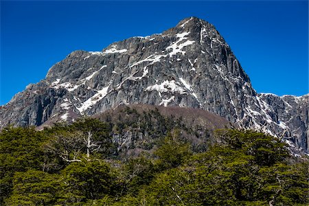 simsearch:841-05782772,k - View of mountain top, The Andes Mountains at Nahuel Huapi National Park (Parque Nacional Nahuel Huapi­), Argentina Foto de stock - Con derechos protegidos, Código: 700-07237915