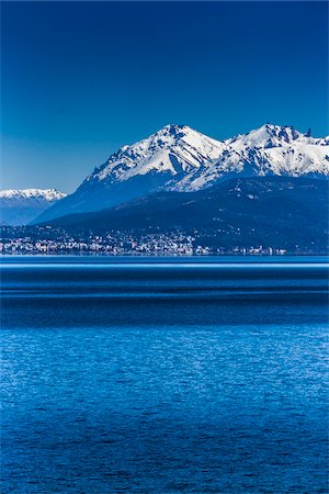 simsearch:700-07202712,k - Scenic view of lake and the Andes Mountains near Bariloche, Nahuel Huapi National Park (Parque Nacional Nahuel Huapi­), Argentina Foto de stock - Con derechos protegidos, Código: 700-07237945