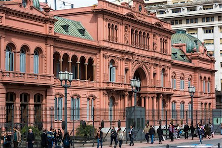 simsearch:614-01870270,k - Casa Rosada, the Presidential Palace in Plaza de Mayo, Buenos Aires, Argentina Stock Photo - Rights-Managed, Code: 700-07237956