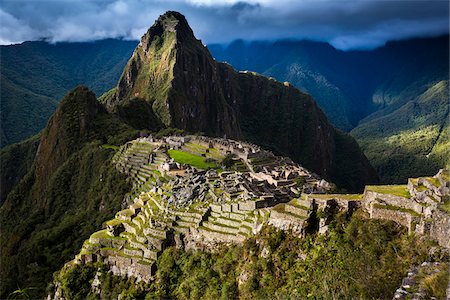 Scenic overview of Machu Picchu, Peru Stockbilder - Lizenzpflichtiges, Bildnummer: 700-07237981