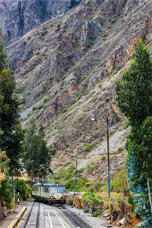 Train journey through the Sacred Valley of the Incas in the Andes mountains, Peru Stockbilder - Lizenzpflichtiges, Bildnummer: 700-07238017