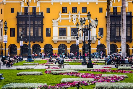 simsearch:862-03710859,k - People in public garden at Plaza de Armas, Lima, Peru Photographie de stock - Rights-Managed, Code: 700-07279057