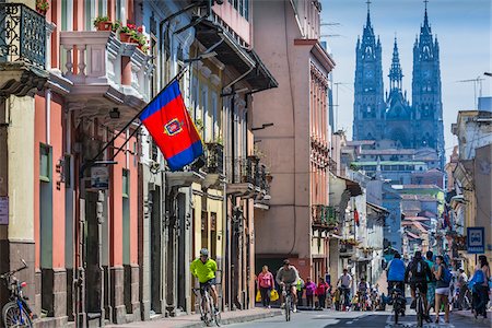 equatorien - Sunday Cycleway along Venezuela Avenue leading to Basi­lica del Voto Nacional, Old Town, Quito, Ecuador Photographie de stock - Rights-Managed, Code: 700-07279271