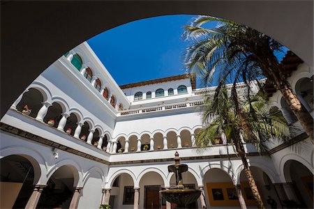 simsearch:6119-08268314,k - Courtyard of Carondelet Palace, Plaza de la Independencia, Quito, Ecuador Photographie de stock - Rights-Managed, Code: 700-07279304