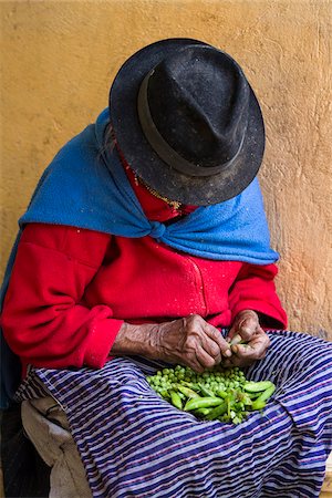 equadoregno - Vegetable Seller at Local Food Market, Otavalo, Imbabura Province, Ecuador Fotografie stock - Rights-Managed, Codice: 700-07279329