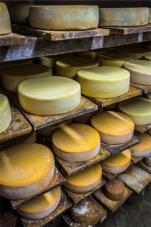 Cheese Factory at Hacienda Zuleta, Imbabura Province, Ecuador Photographie de stock - Rights-Managed, Code: 700-07279322