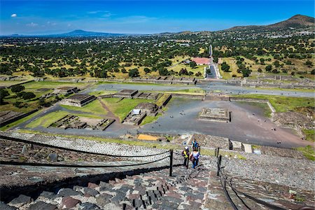 emplazamiento histórico nacional - View from Pyramid of the Sun, San Juan Teotihuacan, northeast of Mexico City, Mexico Foto de stock - Con derechos protegidos, Código: 700-07279474