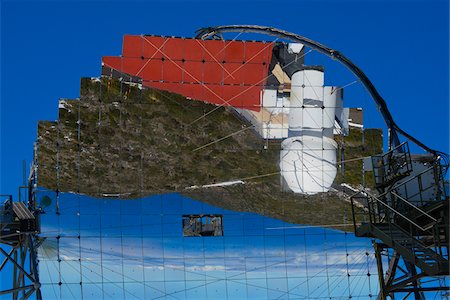 simsearch:700-07355348,k - MAGIC Telescope at Roque de los Muchachos Observatory, Garafia, La Palma, Canary Islands Photographie de stock - Rights-Managed, Code: 700-07355346