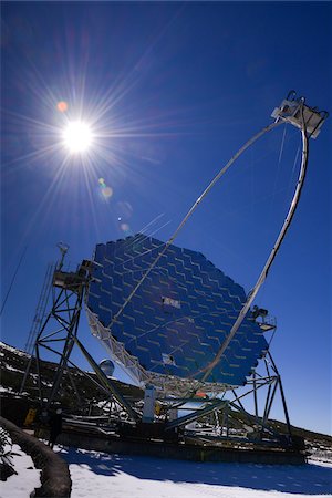 MAGIC Telescope at Roque de los Muchachos Observatory, Garafia, La Palma, Canary Islands Foto de stock - Con derechos protegidos, Código: 700-07355348