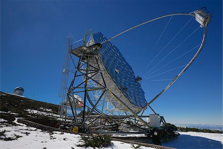 MAGIC Telescope at Roque de los Muchachos Observatory, Garafia, La Palma, Canary Islands Photographie de stock - Rights-Managed, Code: 700-07355349