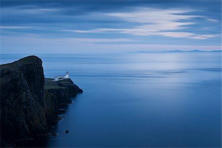 précaution - Neist Point Light House and the Inner Hebrides at dusk, Isle of Skye, Scotland Photographie de stock - Rights-Managed, Code: 700-07540306