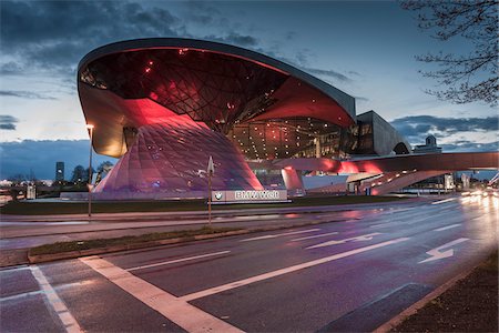 View of the BMW Welt at dusk, Munich, Bavaria, Germany. Foto de stock - Con derechos protegidos, Código: 700-07608356