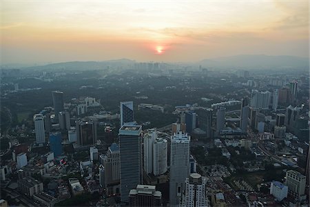 simsearch:700-03805285,k - Sunset over Skyline from KL Tower, Kuala Lumpur, Malaysia Foto de stock - Con derechos protegidos, Código: 700-07656537