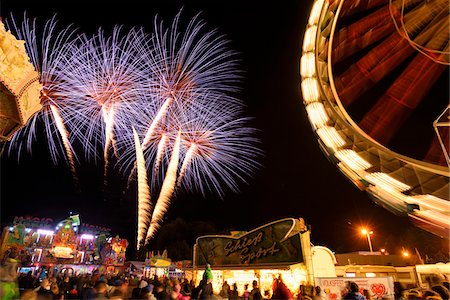 funfair - Fireworks at Public Festival at Night, Neumarkt in der Oberpfalz, Upper Palatinate, Bavaria, Germany Foto de stock - Con derechos protegidos, Código: 700-07708357