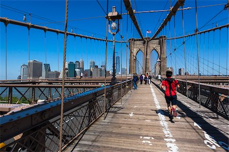 person jogging in city - Brooklyn Bridge, New York City, New York, USA Stock Photo - Rights-Managed, Code: 700-07745119