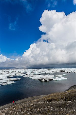 simsearch:700-07745178,k - High angle view of shoreline with ice and glacial lake water, Jokulsarlon, Iceland Foto de stock - Con derechos protegidos, Código: 700-07760057