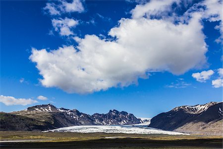 Scenic view of glacier and mountains, Skaftafellsjokull, Skaftafell National Park, Iceland Photographie de stock - Rights-Managed, Code: 700-07760089