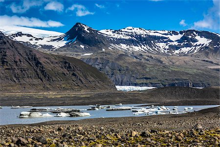 simsearch:879-09190367,k - Scenic view of mountains and glacier, Skaftafellsjokull, Skaftafell National Park, Iceland Foto de stock - Con derechos protegidos, Código: 700-07760090