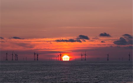 recurso natural - Offshore Wind Farm at Sunset, near Barrow-in-Furness, Cumbria, England Foto de stock - Direito Controlado, Número: 700-07760376