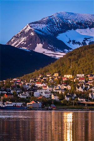 fiordo - Midnight Sun, Tromso, Troms, Norway Foto de stock - Con derechos protegidos, Código: 700-07784198