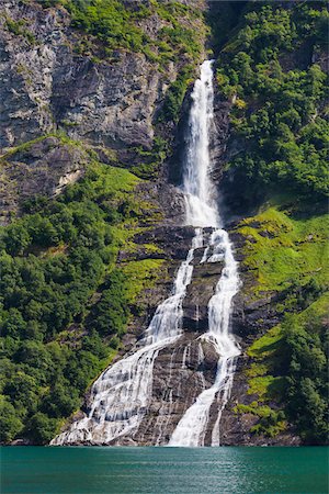 Waterfall, Geirangerfjord, Geiranger, More og Romsdal, Norway Stockbilder - Lizenzpflichtiges, Bildnummer: 700-07784495