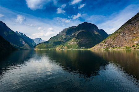 fiordo - Naeroyfjord, Sognefjord, Aurland, Sogn og Fjordane, Norway Foto de stock - Con derechos protegidos, Código: 700-07784633
