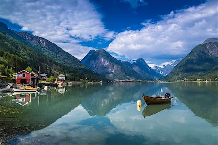 sogn og fjordane - Mundal in Fjaerland, Sogn og Fjordane, Norway Foto de stock - Con derechos protegidos, Código: 700-07784679