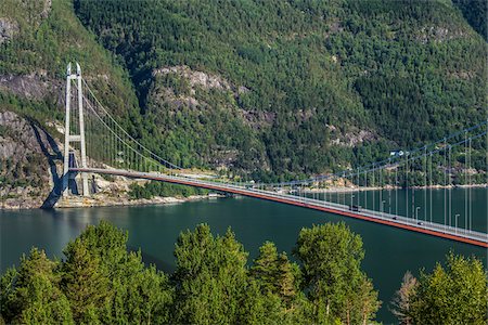 Hardanger Bridge a suspension bridge across the Hardangerfjorden in Hordaland county, Norway Photographie de stock - Rights-Managed, Code: 700-07797757