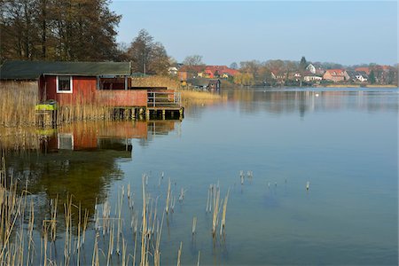 simsearch:600-08639140,k - Boathouse on lake, Zarrentin am Schaalsee, Western Pomerania, Germany Foto de stock - Con derechos protegidos, Código: 700-07802708