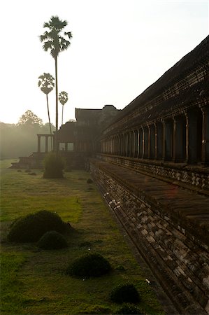 silhouette famous building - Angkor Wat Temple complex, UNESCO World Heritage Site, Angkor, Siem Reap, Cambodia, Indochina, Southeast Asia, Asia Stock Photo - Rights-Managed, Code: 700-07803178