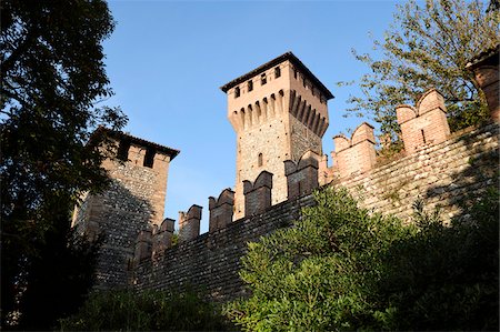 simsearch:841-02831907,k - Castello Bonoris in Autumn, Montichiari, Brescia, Lombardy, Italy Photographie de stock - Rights-Managed, Code: 700-07810569