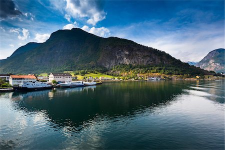 Scenic view of Aurland along the Aurlandsfjord arm of the Sognefjord, Sogn og Fjordane, Western Norway, Norway Foto de stock - Con derechos protegidos, Código: 700-07849707