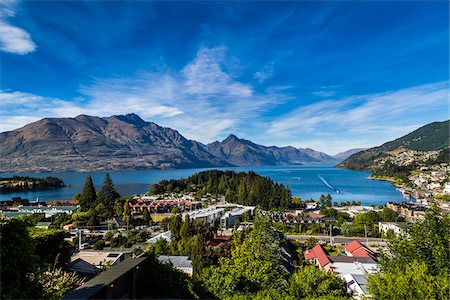 queenstown - Scenic overview of Queenstown, Otago, South Island, New Zealand Photographie de stock - Rights-Managed, Code: 700-07849723